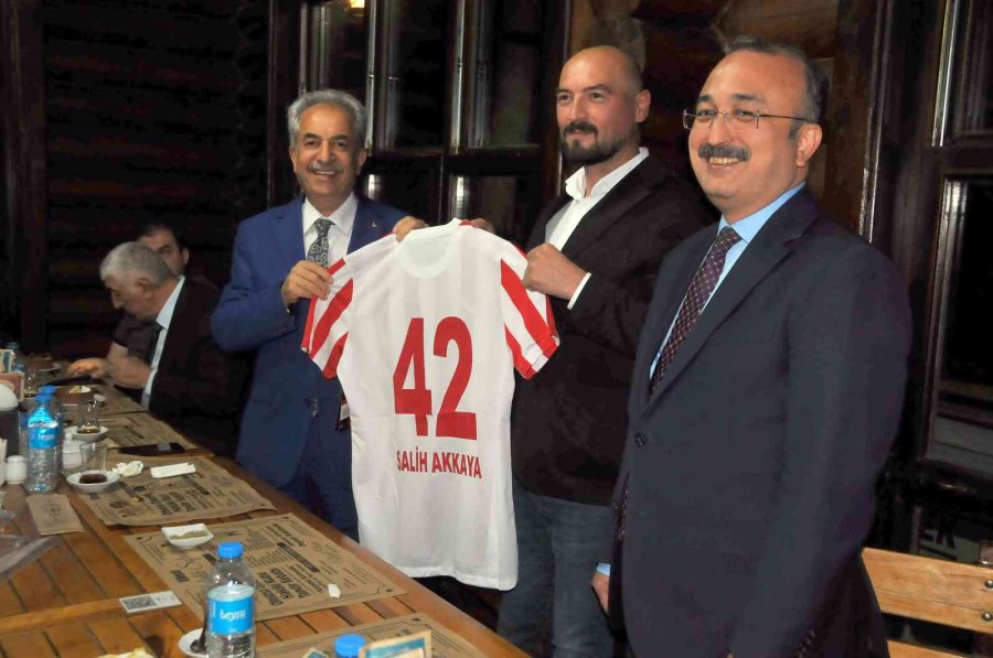 Başkan Akkaya’dan Akşehirspor’a Motivasyon Yemeği