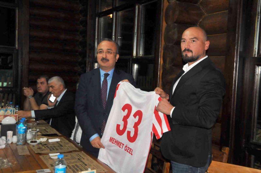 Başkan Akkaya’dan Akşehirspor’a Motivasyon Yemeği