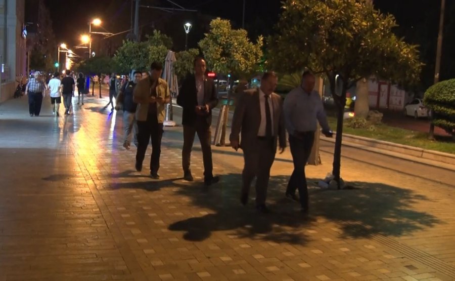 Emniyet Müdürü Gece Yürüyerek Denetim Yaptı