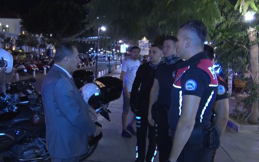 Emniyet Müdürü Gece Yürüyerek Denetim Yaptı