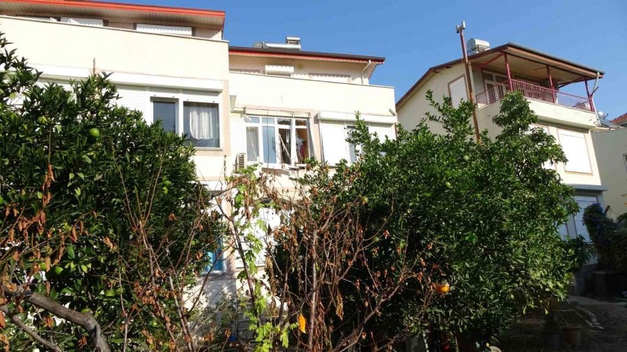 Otelin Patlayan Dev Su Tankı 150 Metre Uçup Daireyi Harabeye Çevirdi