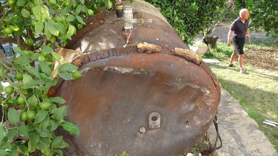 Otelin Patlayan Dev Su Tankı 150 Metre Uçup Daireyi Harabeye Çevirdi