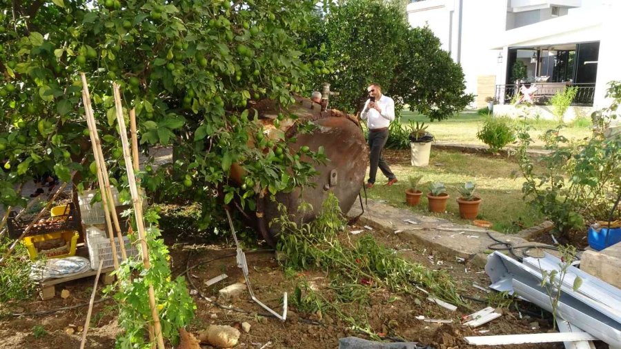 Otelin Patlayan Dev Su Tankı 150 Metre Uçup Daireyi Harabeye Çevirdi