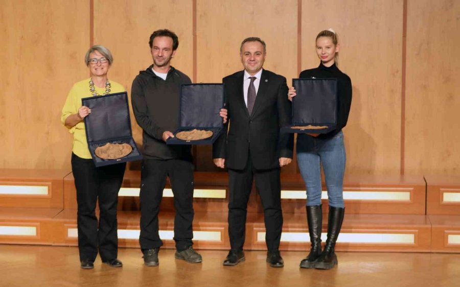 Erü’de “mimari Taş Oymacılığı Programı” Projesi’nin Kapanış Toplantısı Gerçekleştirildi