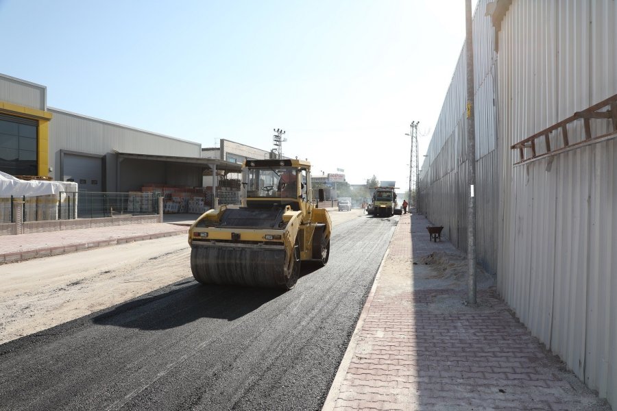 Karatay’da Yol Çalışmalarına Devam Ediyor