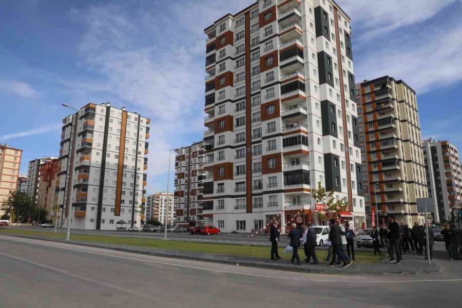 Meclis Üyeleri Kentsel Dönüşüm Çalışmalarını İnceledi