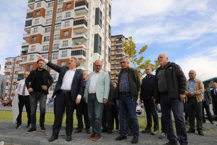 Meclis Üyeleri Kentsel Dönüşüm Çalışmalarını İnceledi