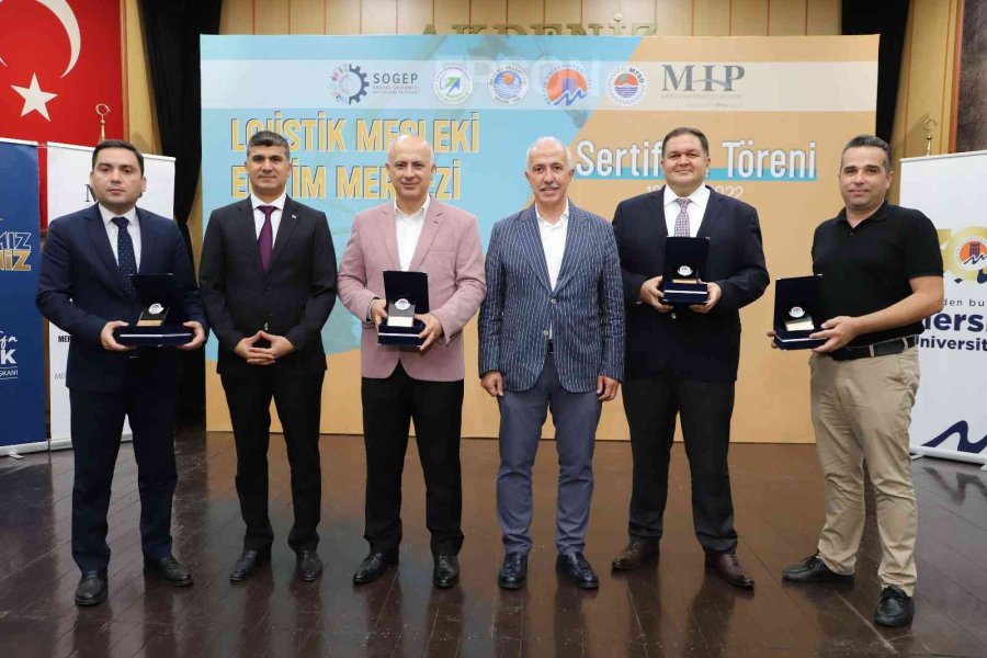 Simülatörlü Vinç Operatörlüğü Eğitimini Tamamlayanlar Sertifikalarını Aldı