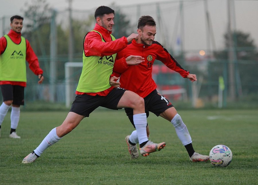 Eskişehirspor, Karşıyaka Maçına Hazırlanıyor