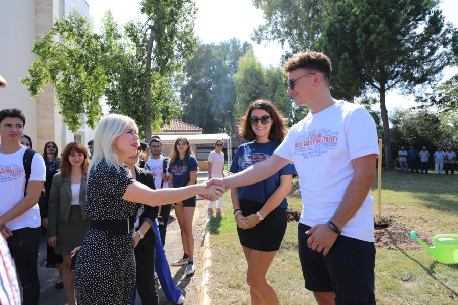 Rektör Prof. Dr. Özlenen Özkan, Yabancı Öğrencilerle Fidan Dikti