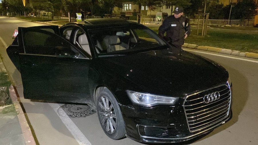 Uyuşturucuyla Yakalandı, “daralıyorum” Deyip Araca Binmek İstemedi