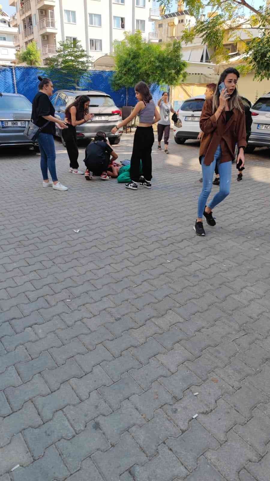 3 Kız Öğrenciyi Yaralayan Baba Ve Kızı Tutuklandı