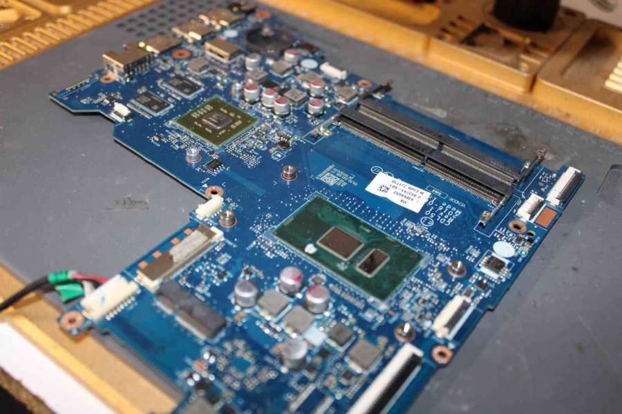 Yüksek Voltaj İle Yanan Bilgisayar Ana Kartlarının İhtiyacı ‘ups’ Oluyor