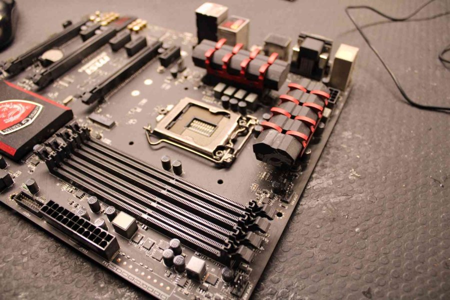 Yüksek Voltaj İle Yanan Bilgisayar Ana Kartlarının İhtiyacı ‘ups’ Oluyor