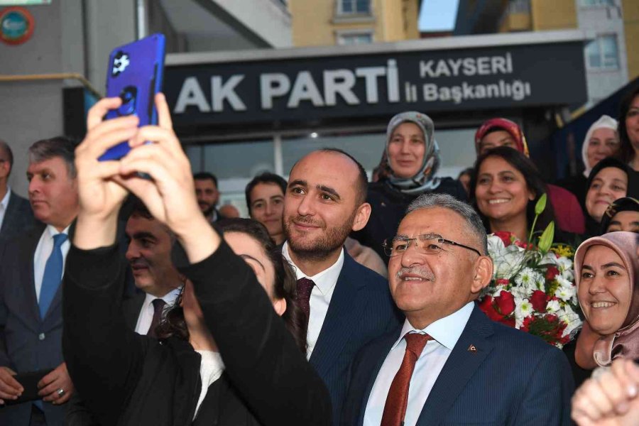 Büyükkılıç, Kurtulmuş İle Birlikte Ak Parti İl Teşkilatıyla Buluştu