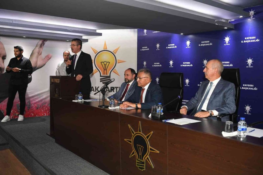 Büyükkılıç, Kurtulmuş İle Birlikte Ak Parti İl Teşkilatıyla Buluştu