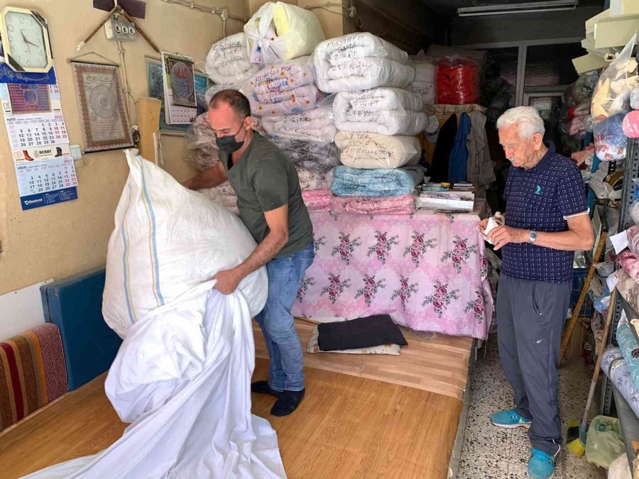 Yarım Asırlık Yorgancı Hem Makineleşmeye Hem De Artan Maliyetlere Direniyor