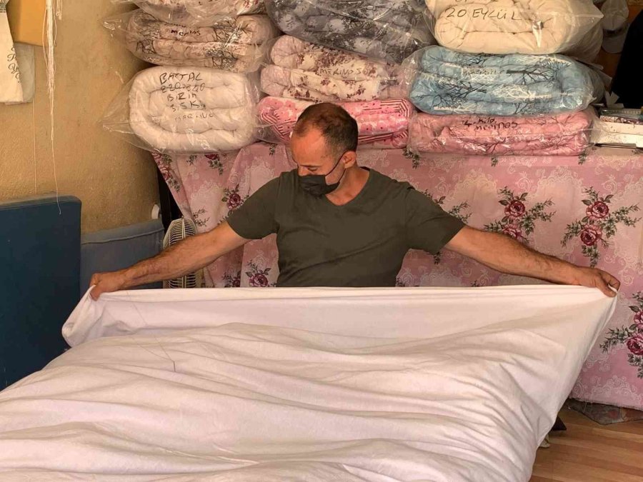 Yarım Asırlık Yorgancı Hem Makineleşmeye Hem De Artan Maliyetlere Direniyor