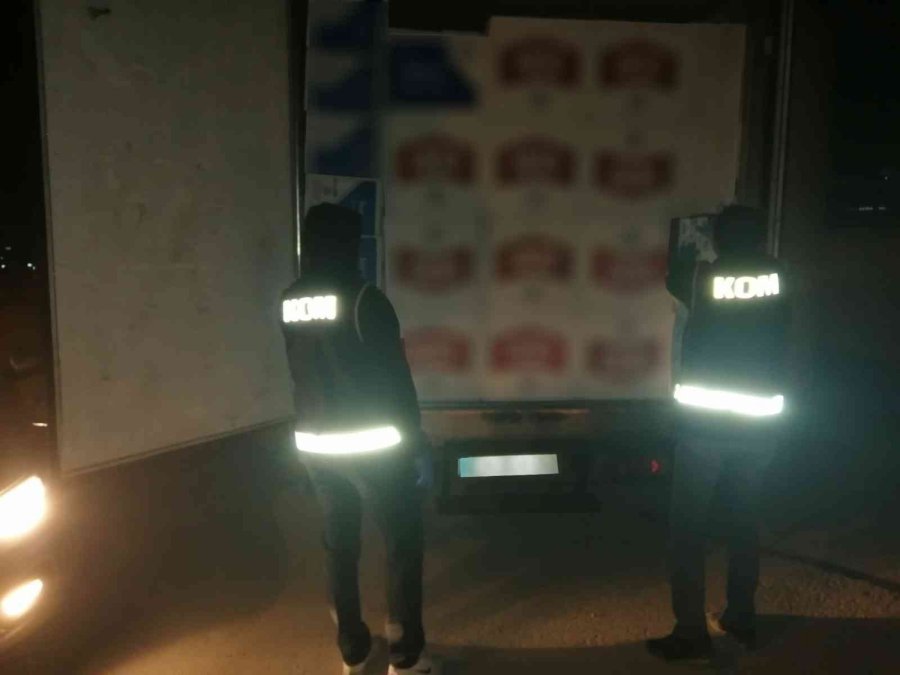 Konya’da Durdurulan Kamyondan 3 Milyon 350 Bin Adet Kaçak Makaron Çıktı
