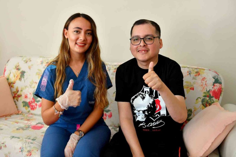 Yatağa Bağımlıydı, 9 Yıl Sonra Yürümeye Başladı