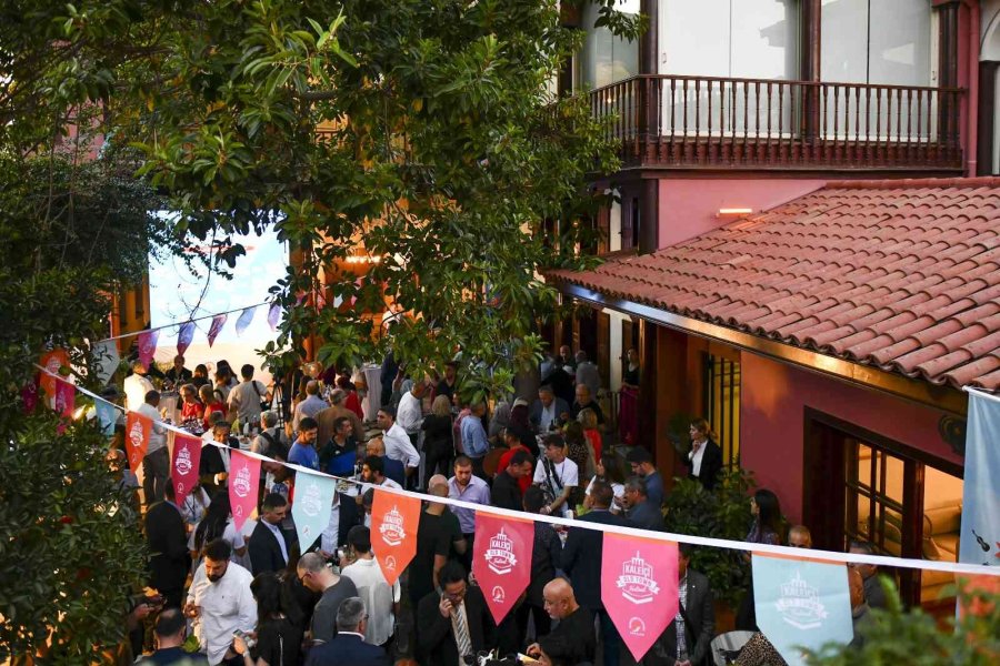 Yaşayan Antik Kent Kaleiçi, Hikayelerini Anlatıyor