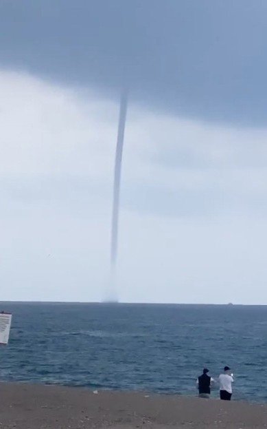 Manavgat’ta Denizde Oluşan Dev Hortum Korkuttu