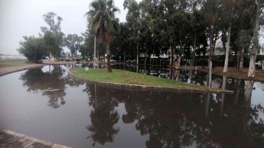 Manavgat’ta Sağanak Yağmur Ve Dolu Etkili Oldu