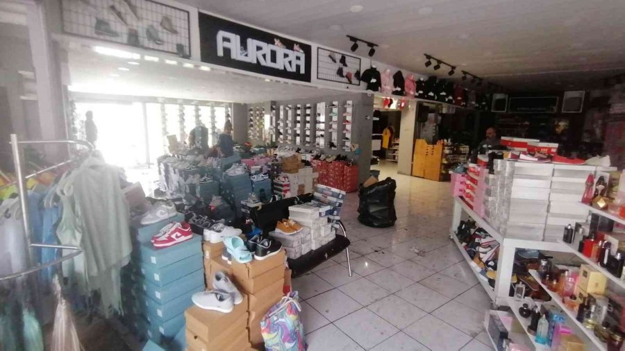 Manavgat’ta Sağanak Yağmur Ve Dolu Etkili Oldu