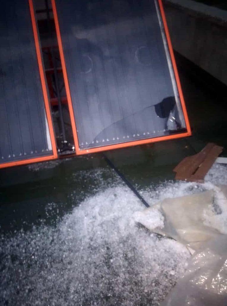 Antalya’da Dolu Cam Seralara Zarar Verdi