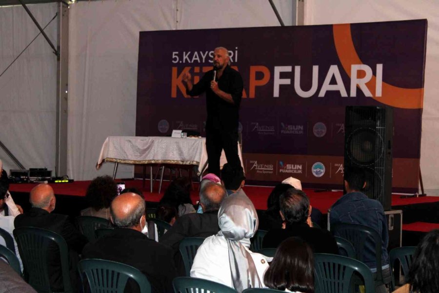 Kitap Fuarı’na Ziyaretçi Akını