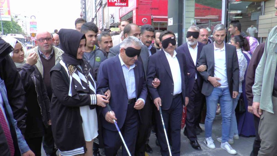 Protokolden Göz Bantlı, Değnekli Farkındalık