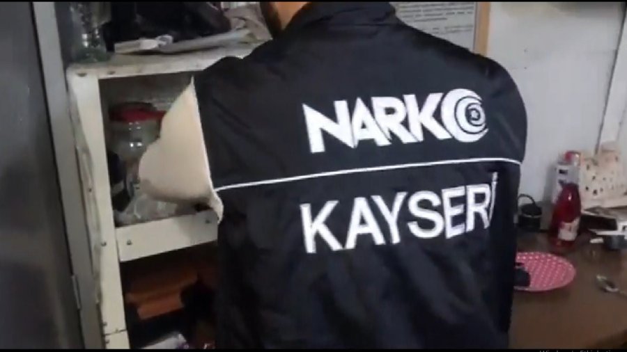 Uyuşturucu Tacirleri Tuttukları Çeteleler İle Yakalandı