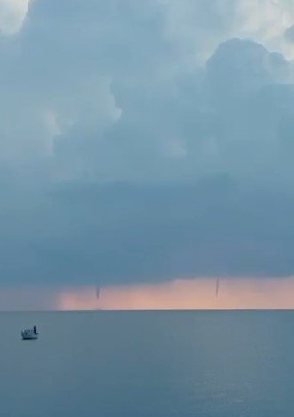 Antalya’da Aynı Anda Oluşan 2 Hortum Korkuttu