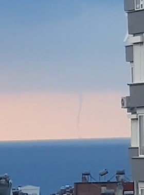 Antalya’da Aynı Anda Oluşan 2 Hortum Korkuttu