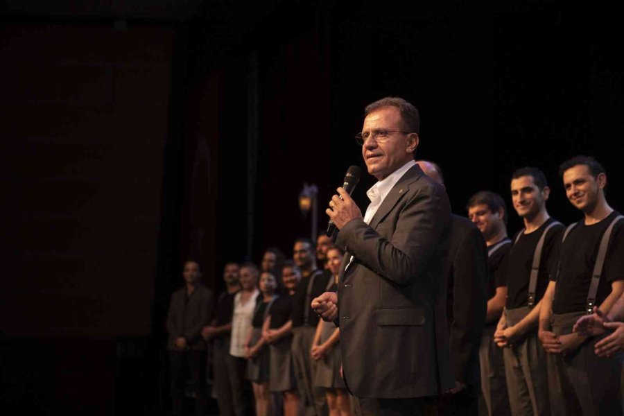 Mersin Şehir Tiyatrosu Sezonu Açtı