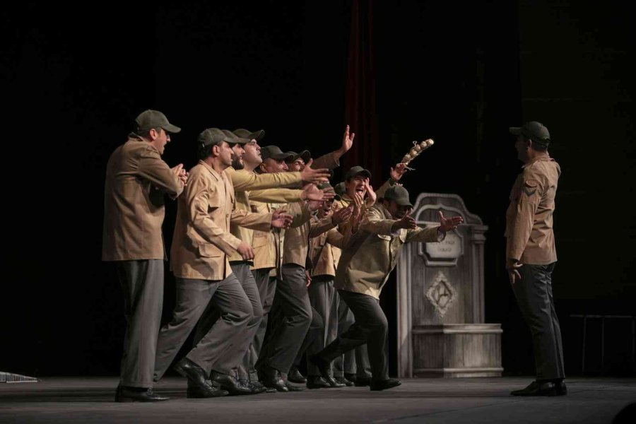 Mersin Şehir Tiyatrosu Sezonu Açtı