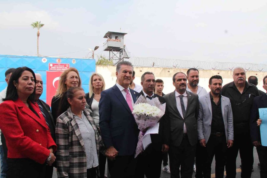 Mustafa Sarıgül: "futbol Sahalarında 8 Türk, 3 Yabancı Olmalı"