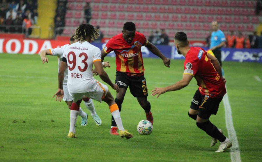 Spor Toto Süper Lig: Kayserispor: 0 - Galatasaray: 0 (maç Devam Ediyor)