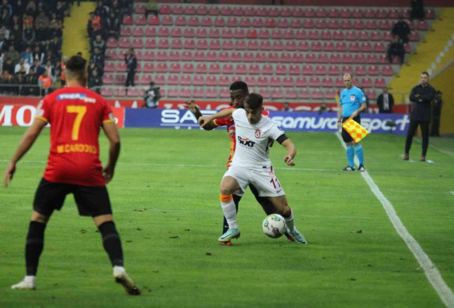 Spor Toto Süper Lig: Kayserispor: 0 - Galatasaray: 0 (maç Devam Ediyor)