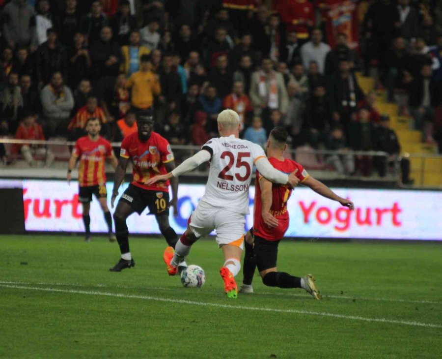 Spor Toto Süper Lig: Kayserispor: 0 - Galatasaray: 0 (maç Devam Ediyor)