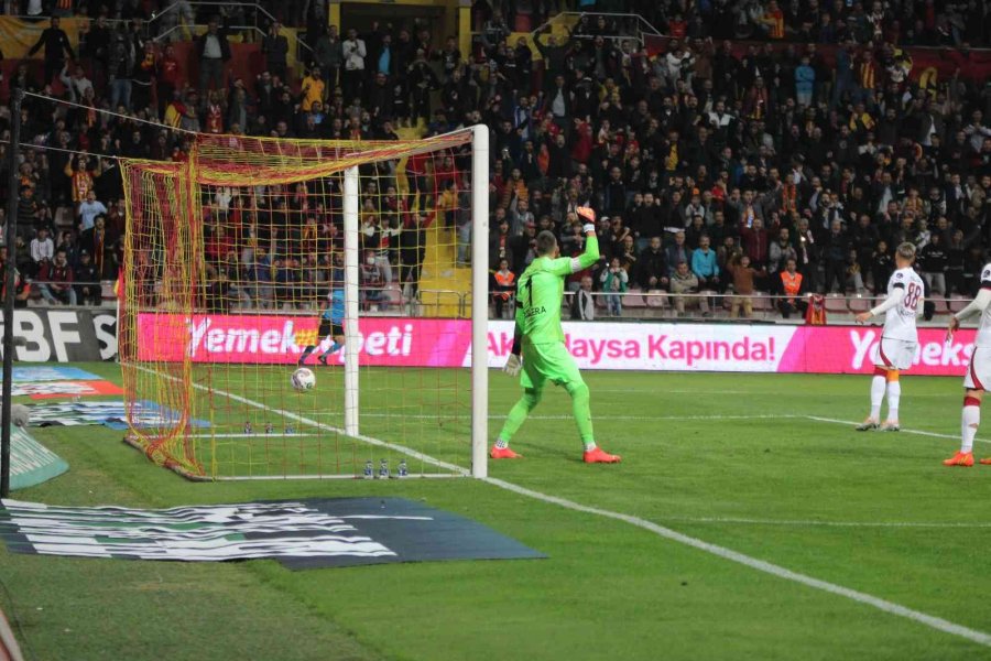 Spor Toto Süper Lig: Kayserispor: 2 - Galatasaray: 0 (ilk Yarı)