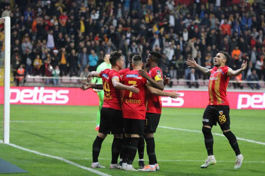 Spor Toto Süper Lig: Kayserispor: 2 - Galatasaray: 0 (ilk Yarı)
