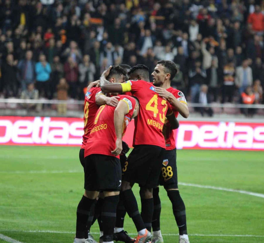 Spor Toto Süper Lig: Kayserispor: 2 - Galatasaray: 0 (ilk Yarı)
