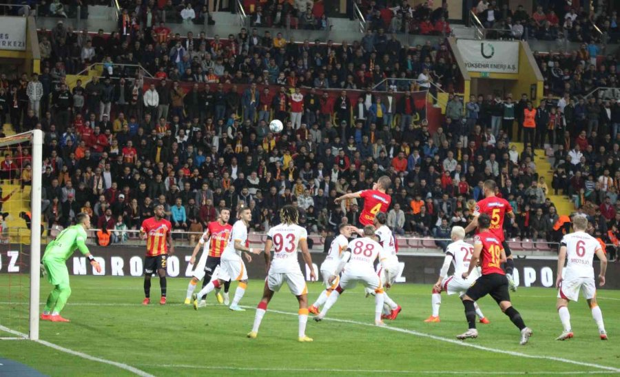 Spor Toto Süper Lig: Kayserispor: 2 - Galatasaray: 0 (ilk Yarı)