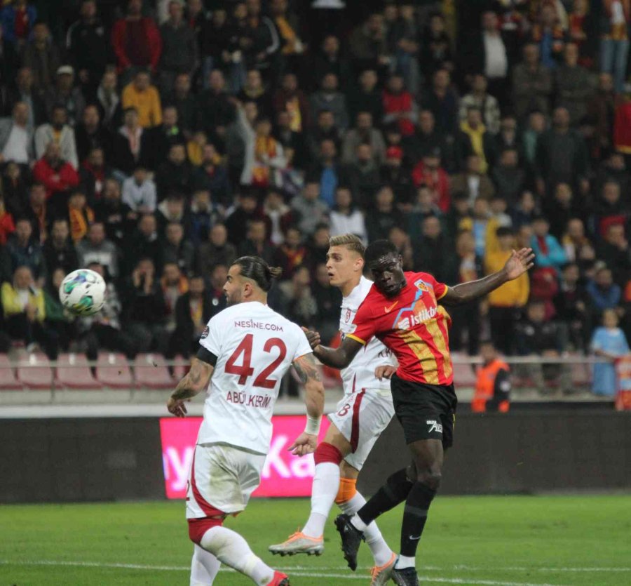 Spor Toto Süper Lig: Kayserispor: 2 - Galatasaray: 0 (ilk Yarı)