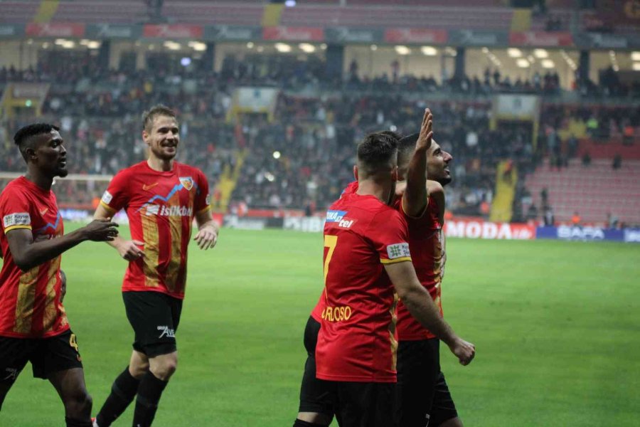 Spor Toto Süper Lig: Kayserispor: 2 - Galatasaray: 0 (ilk Yarı)