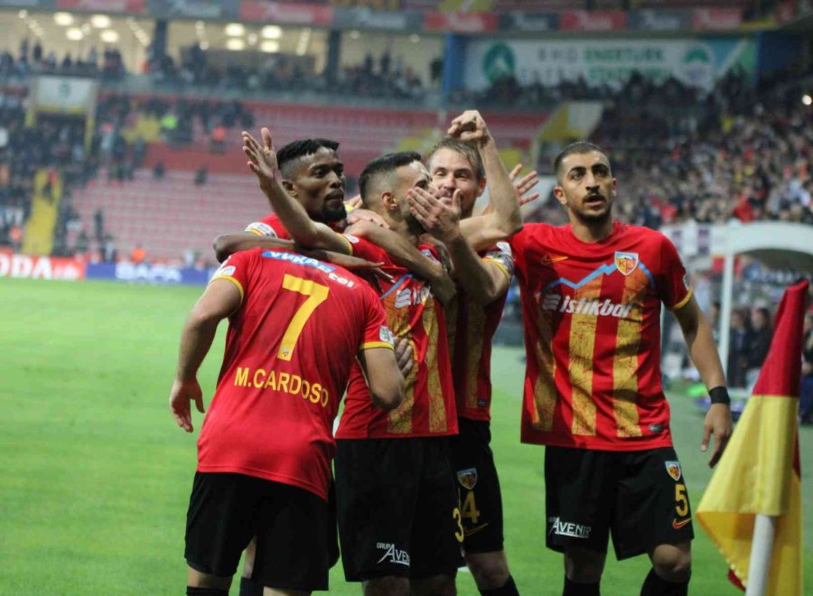 Spor Toto Süper Lig: Kayserispor: 2 - Galatasaray: 0 (ilk Yarı)