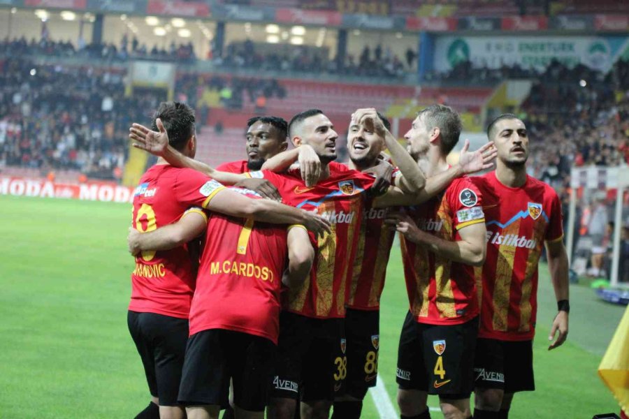 Spor Toto Süper Lig: Kayserispor: 2 - Galatasaray: 0 (ilk Yarı)