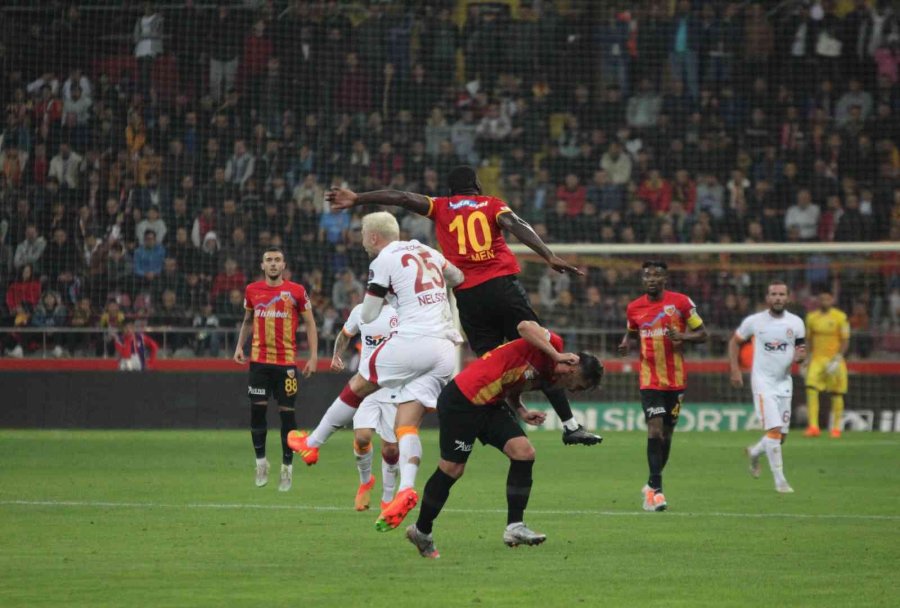 Spor Toto Süper Lig: Kayserispor: 2 - Galatasaray: 0 (ilk Yarı)