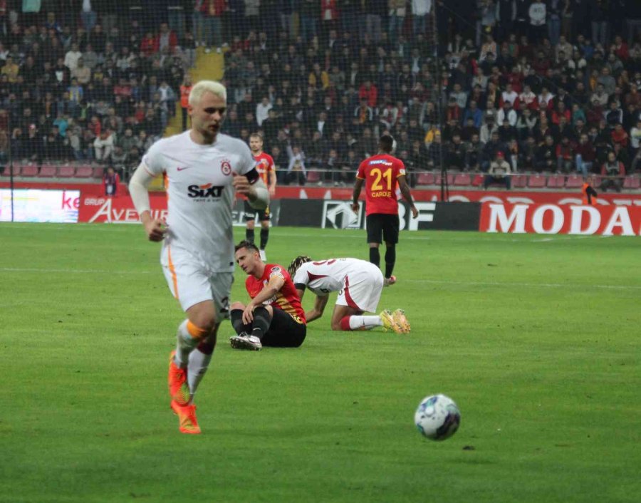 Spor Toto Süper Lig: Kayserispor: 2 - Galatasaray: 0 (ilk Yarı)